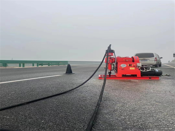 龙文马路路基路面开裂下沉注浆加固灌浆